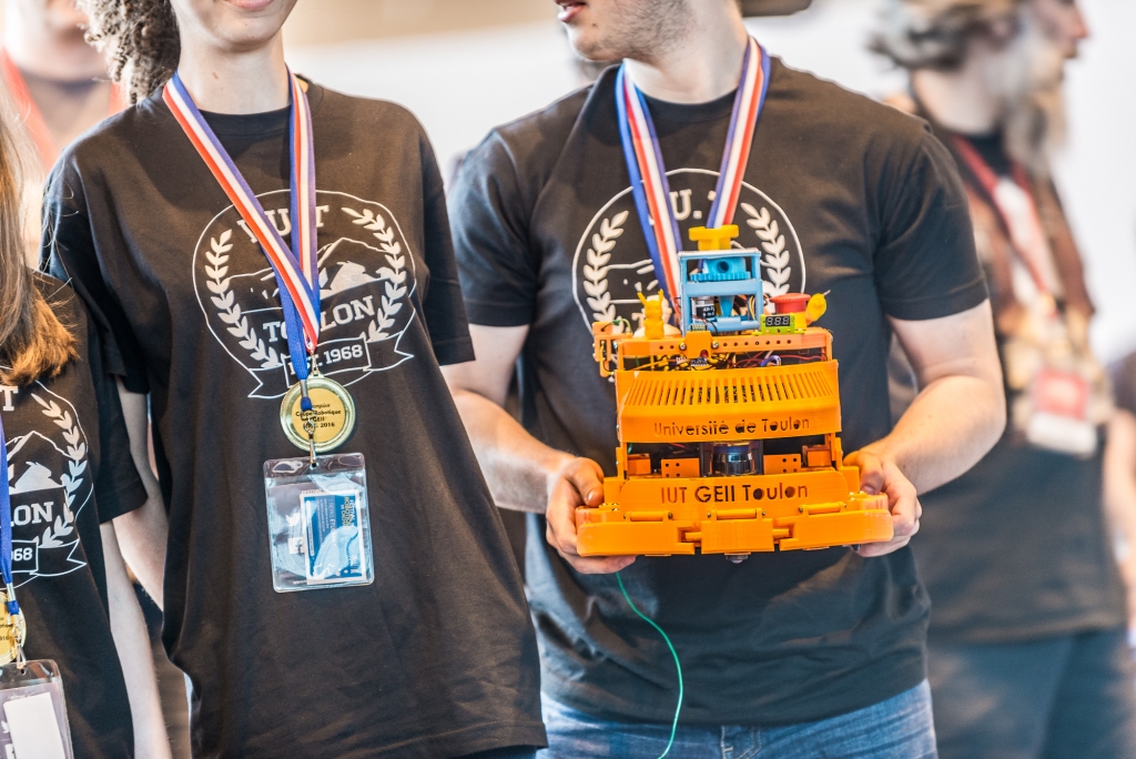 Toulon remporte la 14ème Coupe de Robotique des IUT